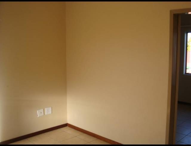2 BEDROOM PROPERTY TO RENT IN DIE BULT